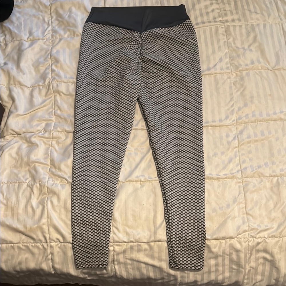 Amazon Gray and Black Leggings with Elastic Waistband